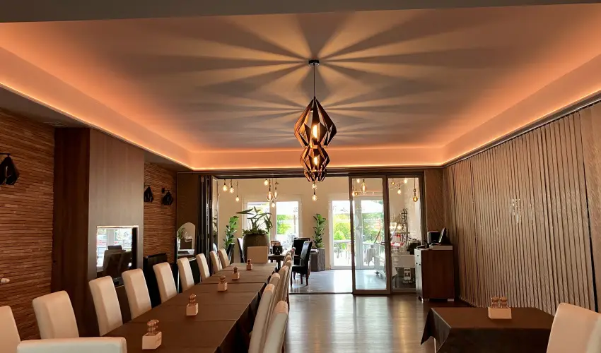 reg-t Hotel Tata - Nyugdjas kedvezmnyes rak reggelis elltssal (1 jtl)