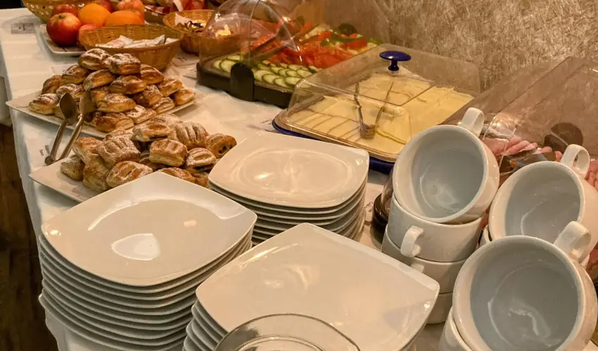 reg-t Hotel Tata - Nyugdjas kedvezmnyes rak reggelis elltssal (1 jtl)