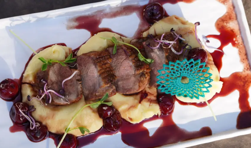 reg-t Hotel Tata - Nyugdjas kedvezmnyes rak reggelis elltssal (1 jtl)