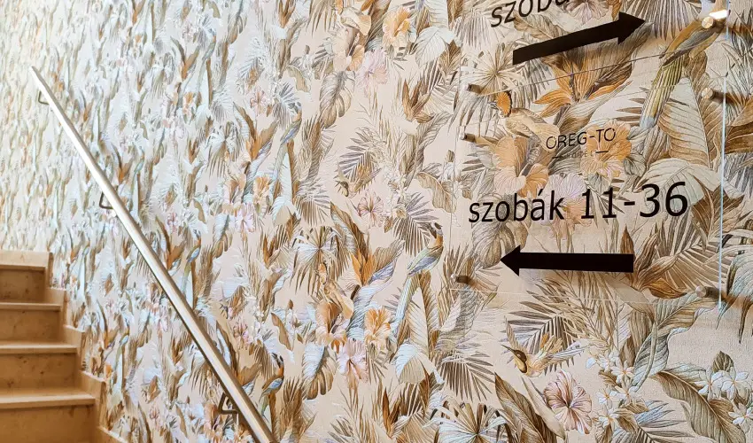 reg-t Hotel Tata - Nyugdjas kedvezmnyes rak reggelis elltssal (1 jtl)