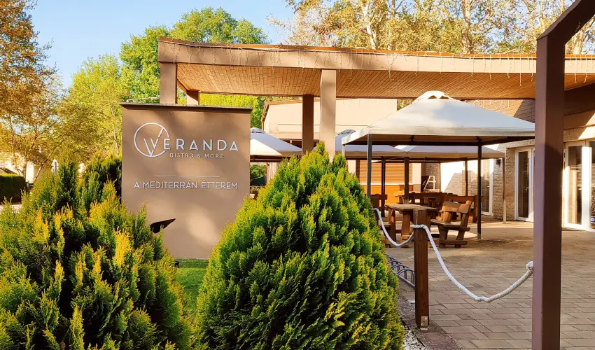 reg-t Hotel Tata - Nyugdjas kedvezmnyes rak reggelis elltssal (1 jtl)