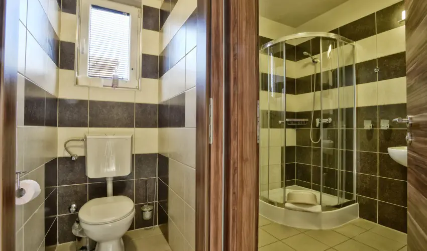 Pandora Zsry Apartmanok Mezkvesd - Nyugdjas kedvezmnyes rak frdbelpvel (1 jtl)