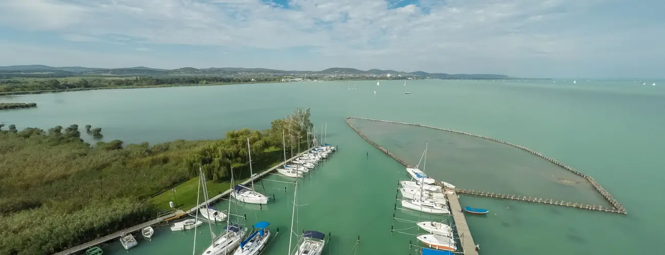 Aquilo Hotel Panorma Tihany Tihany - Nyugdjas kedvezmnyes rak reggelis elltssal (1 jtl)