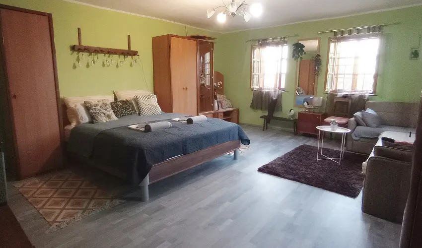 Pni Kuck Vendghz s Minifarm  Hosszvlgy - Nyugdjas kedvezmnyes rak (1 jtl)