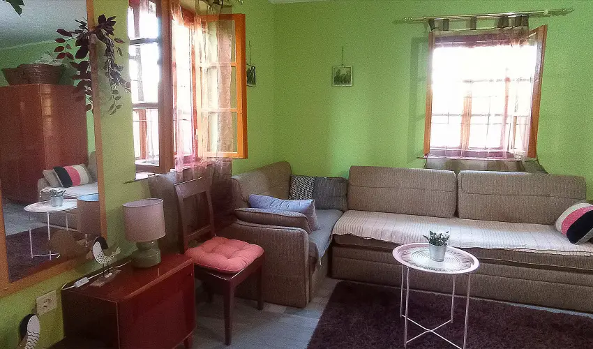 Pni Kuck Vendghz s Minifarm  Hosszvlgy - Nyugdjas kedvezmnyes rak (1 jtl)