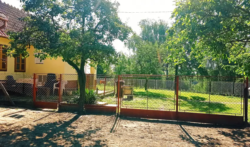 Pni Kuck Vendghz s Minifarm  Hosszvlgy - Nyugdjas kedvezmnyes rak (1 jtl)