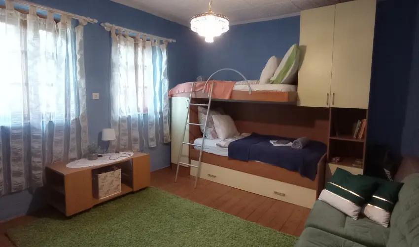 Pni Kuck Vendghz s Minifarm  Hosszvlgy - Nyugdjas kedvezmnyes rak (1 jtl)