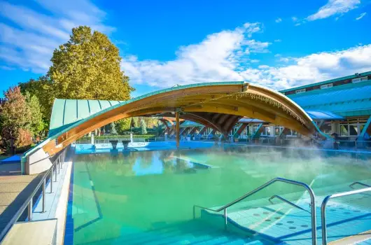 Somogy Kertje �d�l�falu �s �tterem - Nyugd�jas aj�nlat Igali Gy�gyf�rd� bel�p�vel (min. 2 �j)