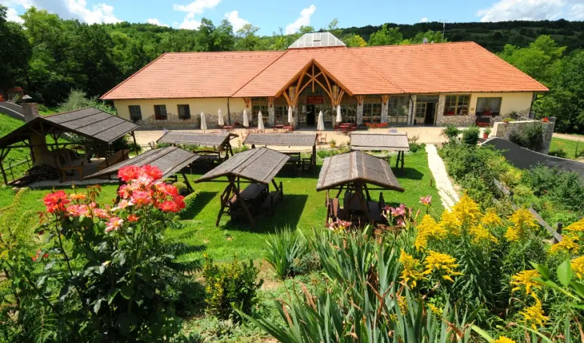 Somogy Kertje �d�l�falu �s �tterem Bonnya - Ny�r Somogyban (min. 2 �j)