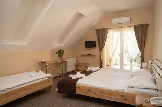 Szent Istv�n Hotel - Nyugd�jas kedvezm�nyes �rak reggelis ell�t�ssal (1 �jt�l)