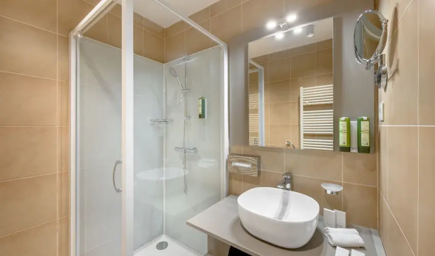 Kenese Bay Garden Resort & Conference Balatonkenese - Nyugdjas kedvezmnyes r flpanzival (1 jtl)