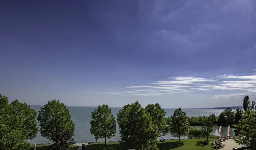 Kenese Bay Garden Resort & Conference Balatonkenese - Nyugdjas kedvezmnyes r flpanzival (1 jtl)
