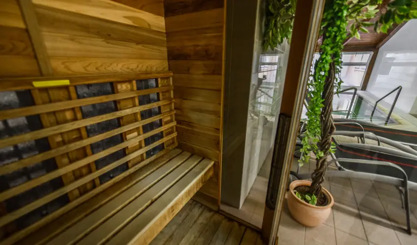 Aqua Hotel Term�l Mosonmagyar�v�r - Nyugd�jas kedvezm�nyes �r f�lpanzi�val, f�rd�bel�p�vel (1 �jt�l)