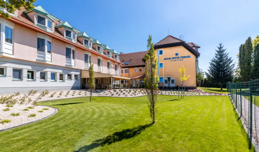 Aqua Hotel Term�l Mosonmagyar�v�r - Nyugd�jas kedvezm�nyes �r f�lpanzi�val, f�rd�bel�p�vel (1 �jt�l)