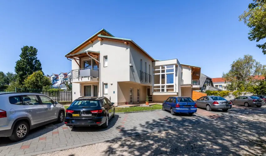 Aqua Hotel Term�l Mosonmagyar�v�r - Nyugd�jas kedvezm�nyes �r f�lpanzi�val, f�rd�bel�p�vel (1 �jt�l)