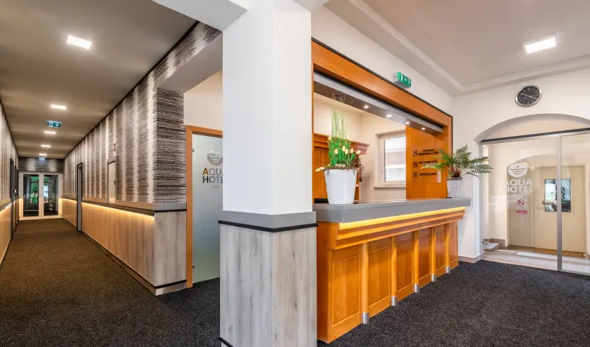 Aqua Hotel Term�l Mosonmagyar�v�r - Nyugd�jas kedvezm�nyes �r f�lpanzi�val, f�rd�bel�p�vel (1 �jt�l)