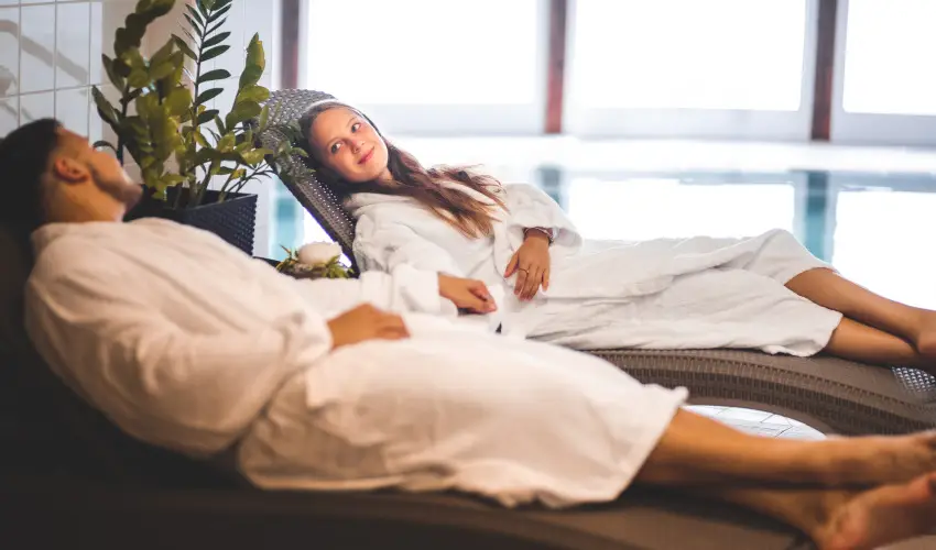 Aqua Hotel Term�l Mosonmagyar�v�r - Nyugd�jas kedvezm�nyes �r f�lpanzi�val, f�rd�bel�p�vel (1 �jt�l)