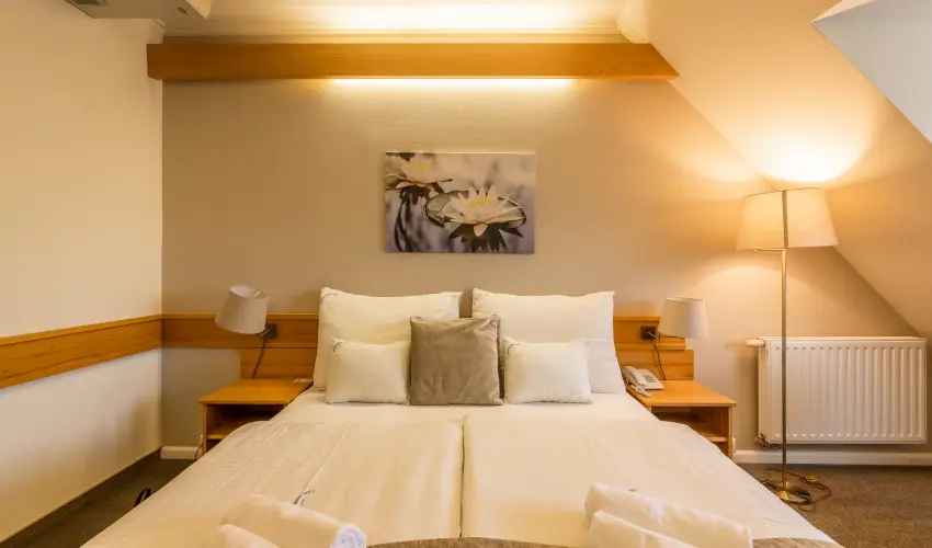 Aqua Hotel Term�l Mosonmagyar�v�r - Nyugd�jas kedvezm�nyes �r f�lpanzi�val, f�rd�bel�p�vel (1 �jt�l)