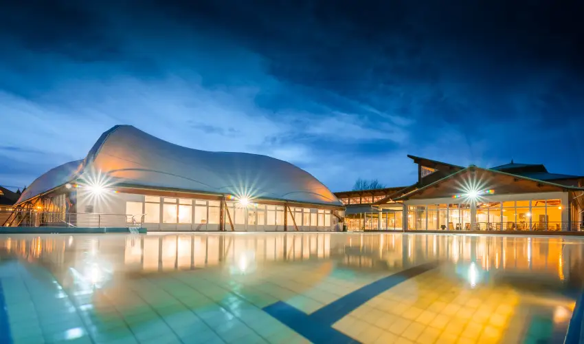 Aqua Hotel Term�l Mosonmagyar�v�r - Nyugd�jas kedvezm�nyes �r f�lpanzi�val, f�rd�bel�p�vel (1 �jt�l)