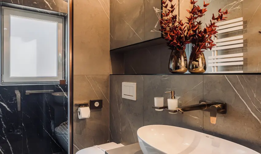 Aqua Hotel Term�l Mosonmagyar�v�r - Nyugd�jas kedvezm�nyes �r f�lpanzi�val, f�rd�bel�p�vel (1 �jt�l)