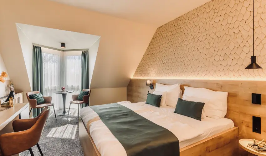 Aqua Hotel Term�l Mosonmagyar�v�r - Nyugd�jas kedvezm�nyes �r f�lpanzi�val, f�rd�bel�p�vel (1 �jt�l)