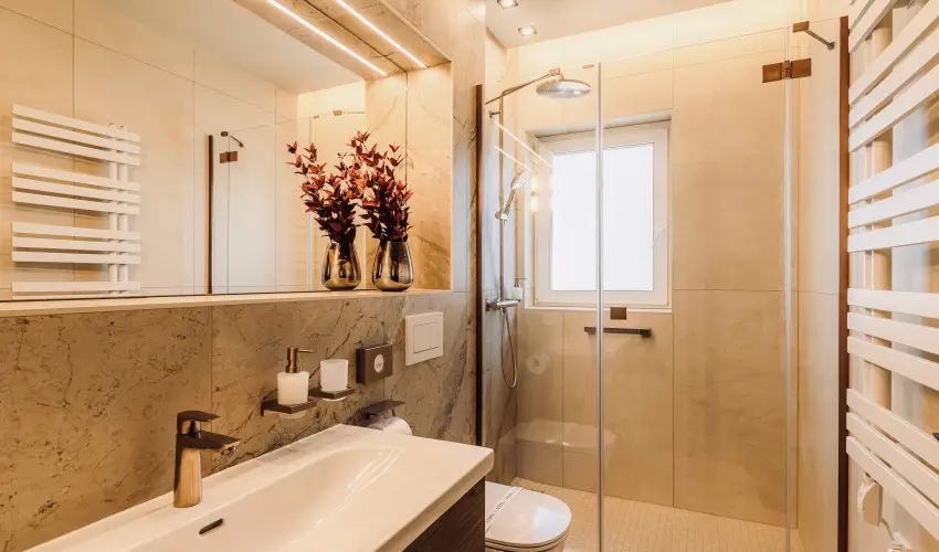 Aqua Hotel Term�l Mosonmagyar�v�r - Nyugd�jas kedvezm�nyes �r f�lpanzi�val, f�rd�bel�p�vel (1 �jt�l)