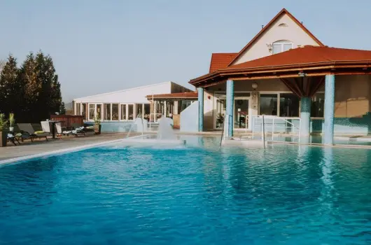 Therm�l Park Hotel - Nyugd�jas kedvezm�nyes �r f�lpanzi�val (1 �jt�l)