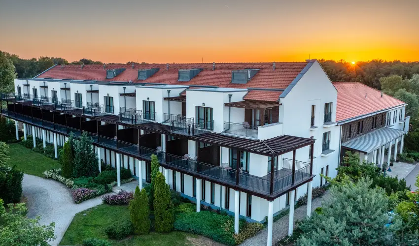 Tisza Balneum Hotel Tiszaf�red - Ny�rut� a Balneumban (min. 2 �j)