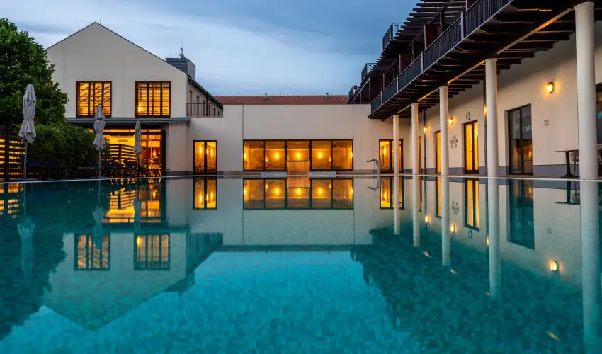 Tisza Balneum Hotel Tiszaf�red - Ny�rut� a Balneumban (min. 2 �j)