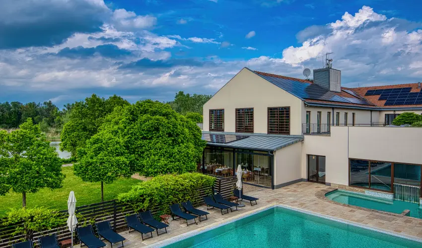 Tisza Balneum Hotel Tiszaf�red - Ny�rut� a Balneumban (min. 2 �j)