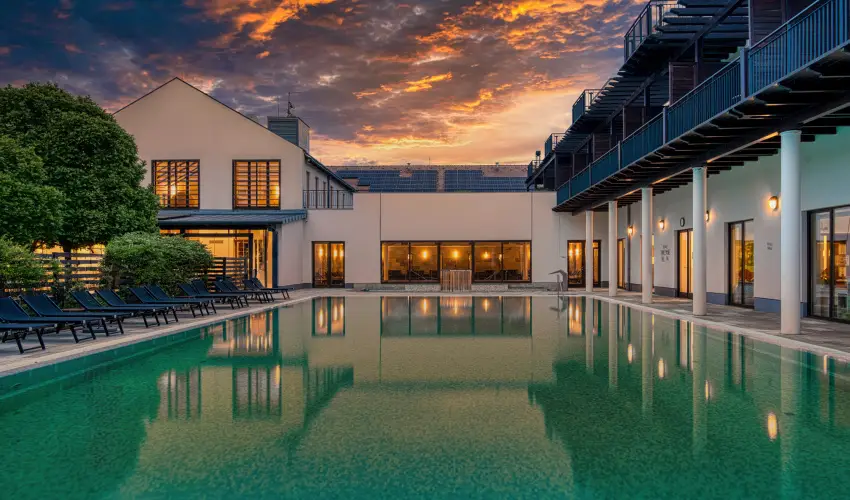 Tisza Balneum Hotel Tiszaf�red - Ny�rut� a Balneumban (min. 2 �j)