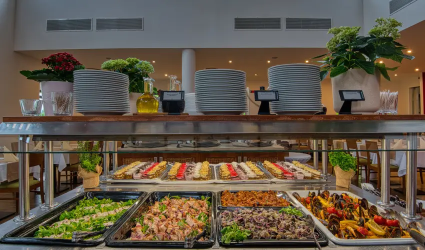 Tisza Balneum Hotel Tiszaf�red - Ny�rut� a Balneumban (min. 2 �j)