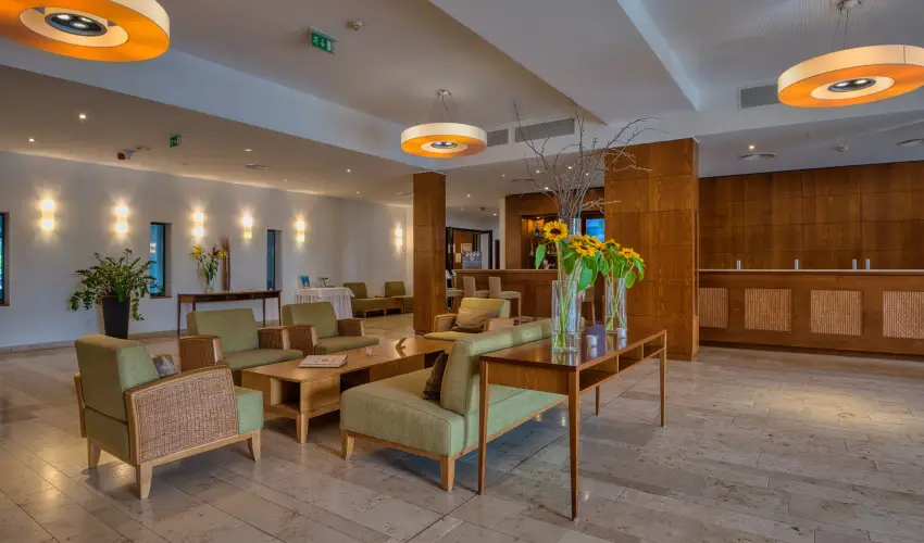 Tisza Balneum Hotel Tiszaf�red - Ny�rut� a Balneumban (min. 2 �j)