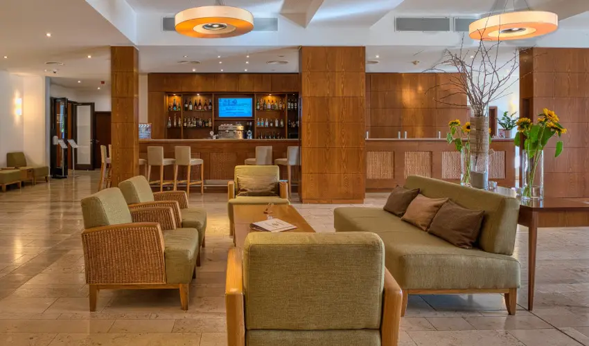 Tisza Balneum Hotel Tiszaf�red - Ny�rut� a Balneumban (min. 2 �j)