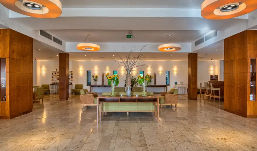 Tisza Balneum Hotel Tiszaf�red - Ny�rut� a Balneumban (min. 2 �j)