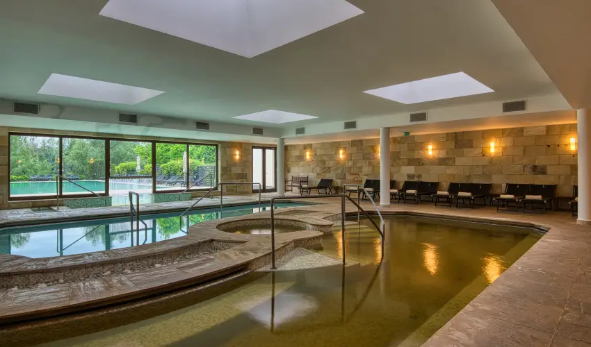 Tisza Balneum Hotel Tiszaf�red - Ny�rut� a Balneumban (min. 2 �j)