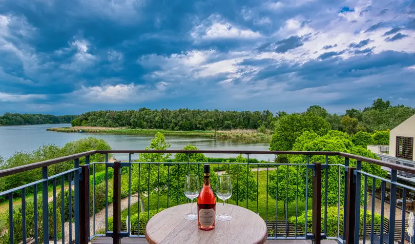 Tisza Balneum Hotel Tiszaf�red - Ny�rut� a Balneumban (min. 2 �j)