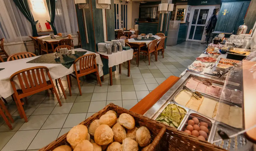 Tisza Sport Hotel Szeged - Nyugdíjas kedvezményes árak reggelis ellátással (1 éjtől)