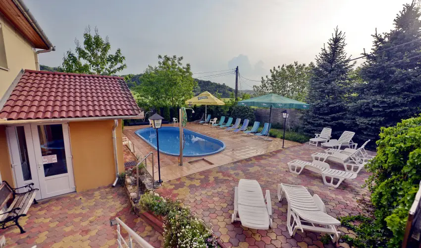 T�kert Fogad� Nagym�nyok - Ny�ri pihen�s (min. 5 �j)