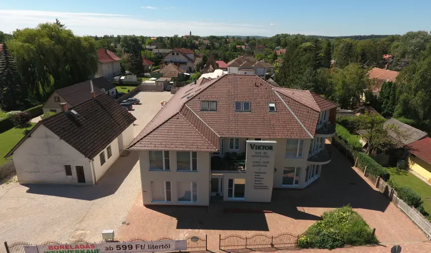 Viktor Bor- és Vendégház Balatonmáriafürdő - Nyugdíjas kedvezményes árak reggelis ellátással (1 éjtől)