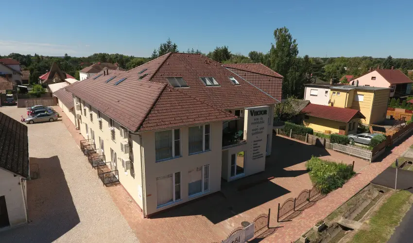 Viktor Bor- és Vendégház Balatonmáriafürdő - Nyugdíjas kedvezményes árak reggelis ellátással (1 éjtől)