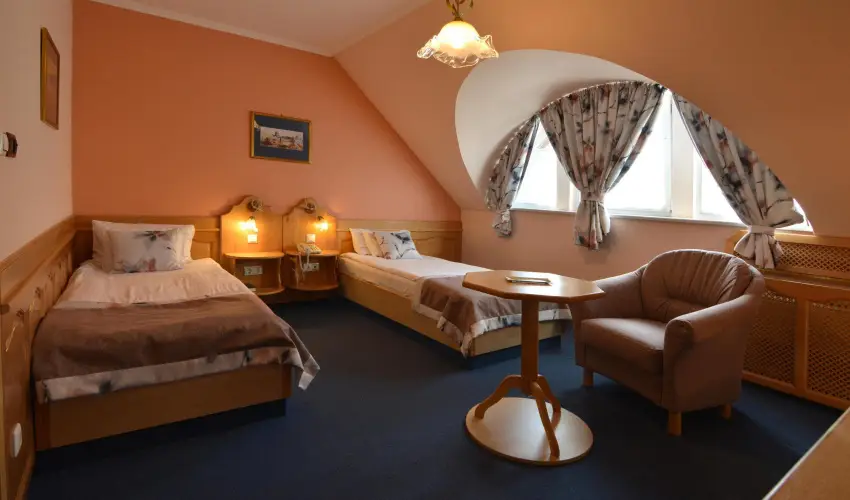 Hotel Villa Classica Ppa - Nyugdjas kedvezmnyes rak reggelis elltssal (1 jtl)