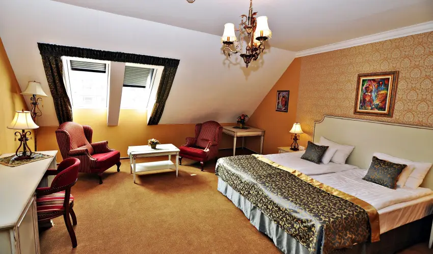 Hotel Villa Classica Ppa - Nyugdjas kedvezmnyes rak reggelis elltssal (1 jtl)