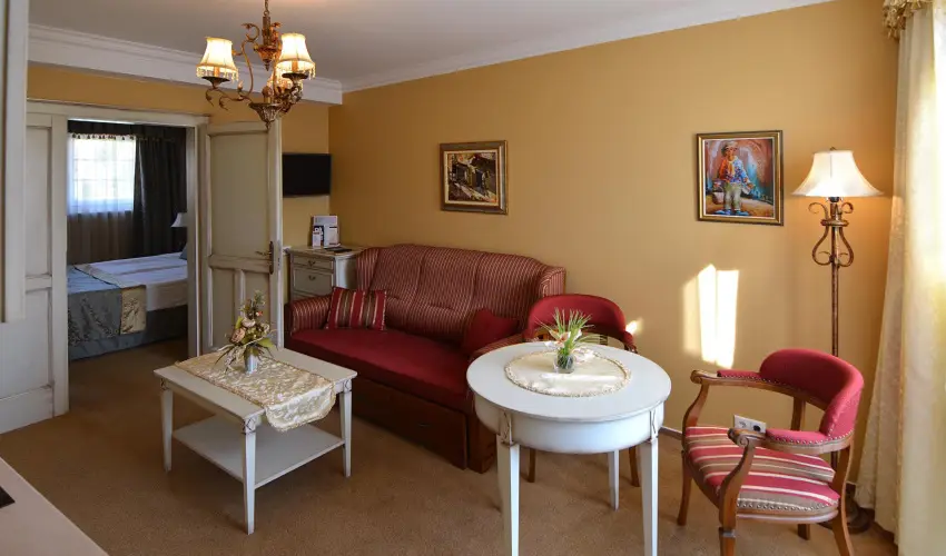 Hotel Villa Classica Ppa - Nyugdjas kedvezmnyes rak reggelis elltssal (1 jtl)