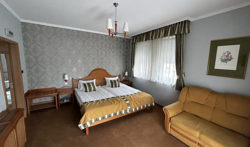 Hotel Villa Classica Ppa - Nyugdjas kedvezmnyes rak reggelis elltssal (1 jtl)