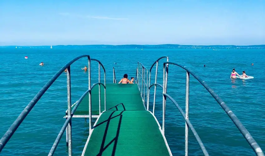 Vil�gos Hotel Balatonvil�gos - El�foglal�si akci� 4 �jt�l