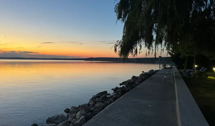 Vil�gos Hotel Balatonvil�gos - El�foglal�si akci� 4 �jt�l