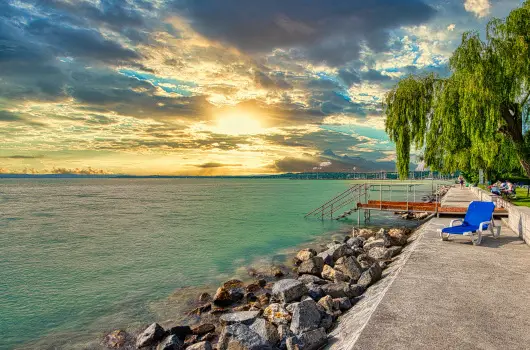 Vil�gos Hotel - Balatoni Vak�ci� Reggelivel (min. 2 �j)