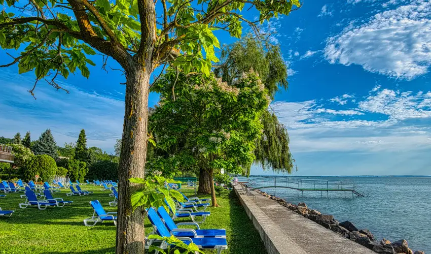 Vil�gos Hotel Balatonvil�gos - El�foglal�si akci� 4 �jt�l