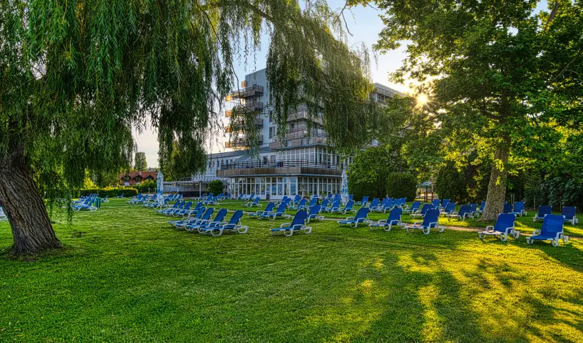 Vil�gos Hotel Balatonvil�gos - El�foglal�si akci� 4 �jt�l